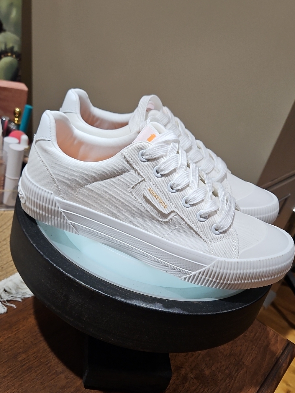 Rocket Dog White Canvas Low-Top Platform Sneakers